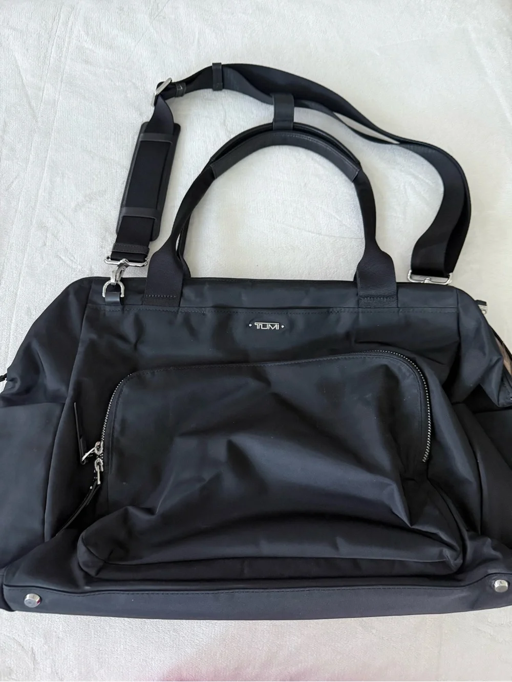 Tumi Voyageur Classic 17.0” WEEKENDER DUFFEL Bag - BLACK w/ SILVER